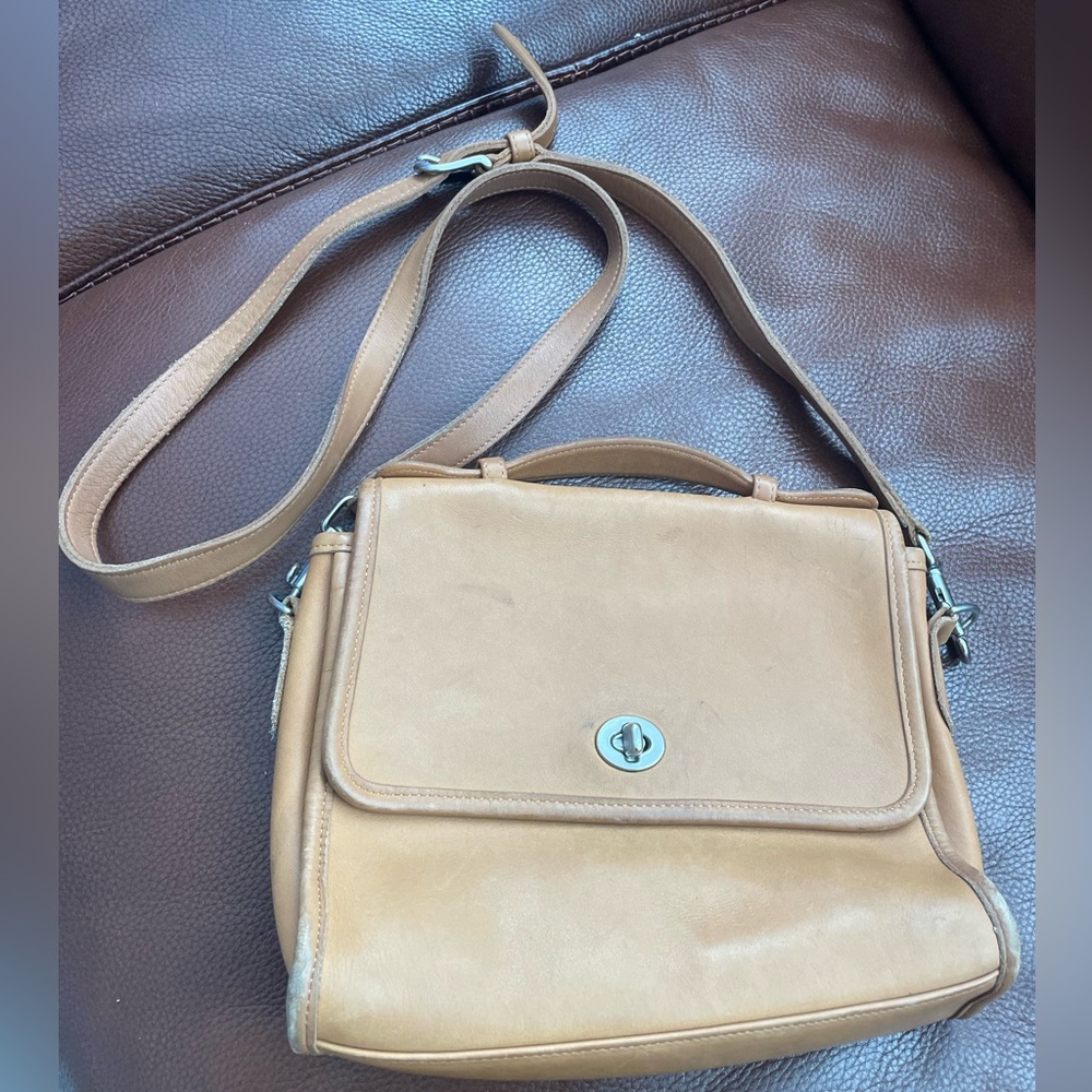 Coach Court Tan/Camel Leather Bag